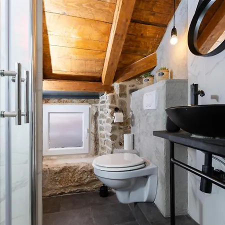 דירה Ps Heritage Stone House *