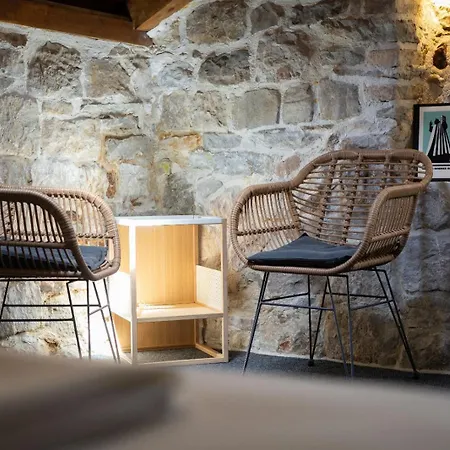 Ps Heritage Stone House ספליט